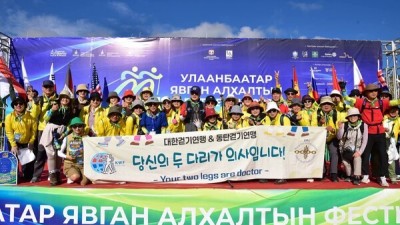 [걷기학교_이강옥(국민대15기) 교수] 몽골의 제자들을 안으며